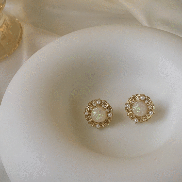 [Clearance] Baroque Stud Earrings - Sue (3 Colors)