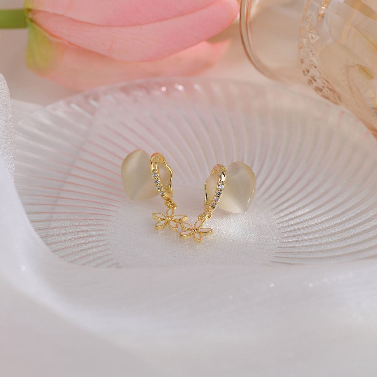 [Clearance] Heart and Dangly Flower Earrings - Hypoallergenic - Abbott Atelier