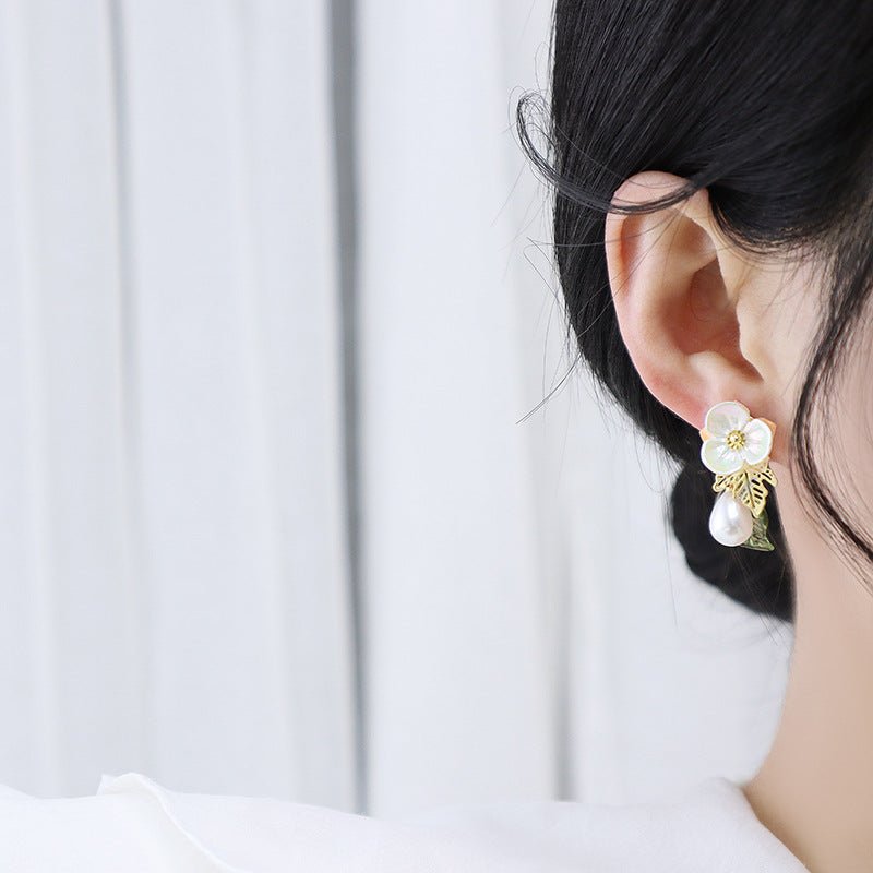 Flower Earrings - Cynthia - Hypoallergenic - Abbott Atelier