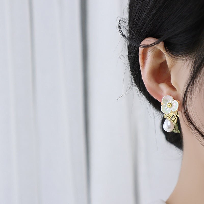 Flower Earrings - Cynthia - Hypoallergenic - Abbott Atelier