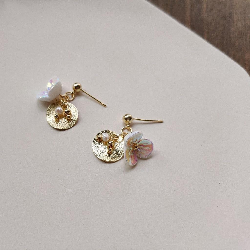 Flower & Pearl Stud Earrings - Leah - Hypoallergenic - Abbott Atelier