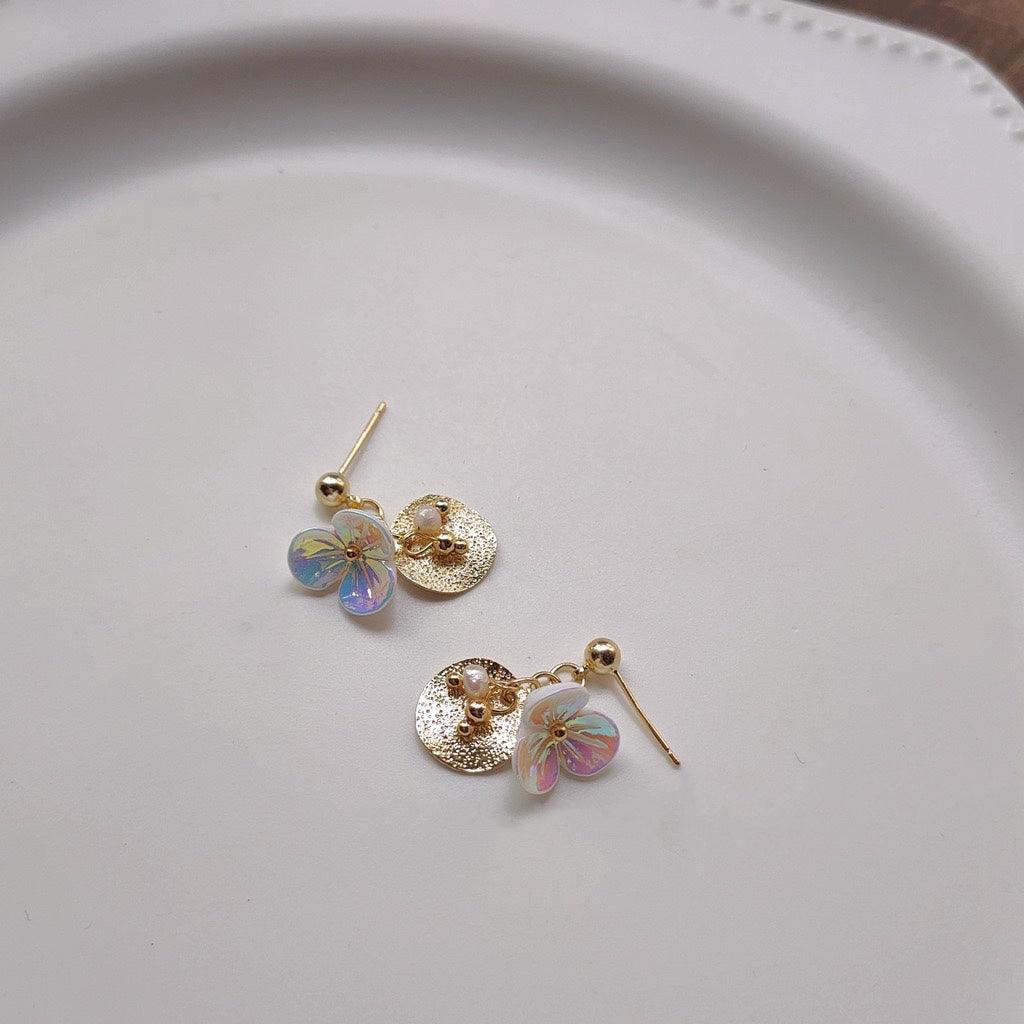 Flower & Pearl Stud Earrings - Leah - Hypoallergenic - Abbott Atelier