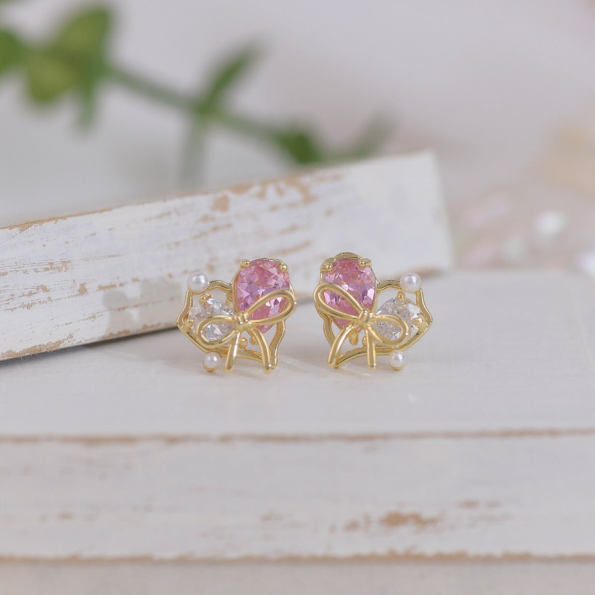 Heart Stud Earrings - Samantha - Hypoallergenic - Abbott Atelier