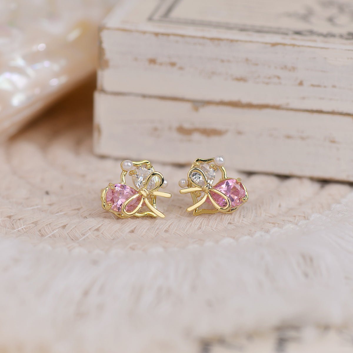 Heart Stud Earrings - Samantha - Hypoallergenic - Abbott Atelier