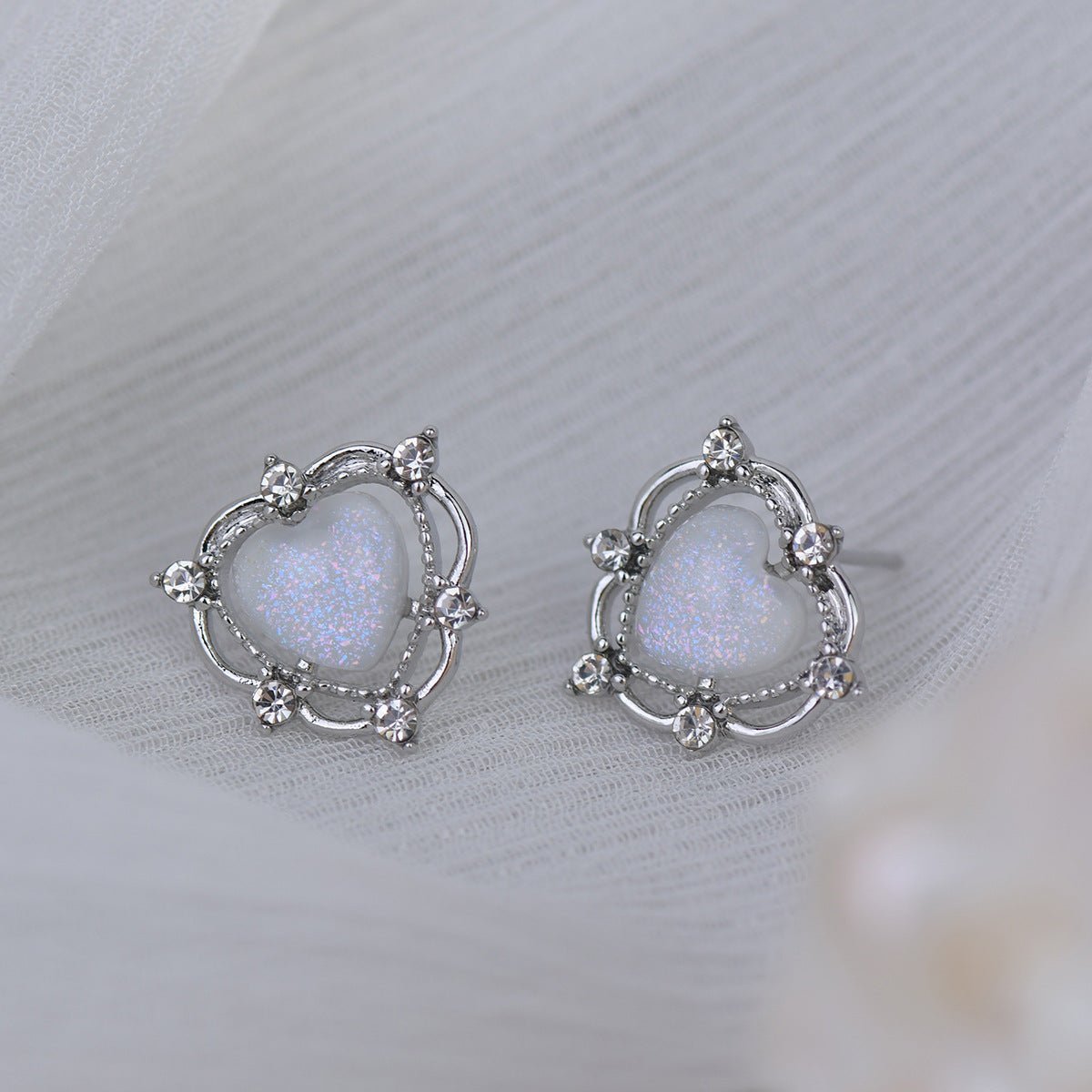 [Sample Sale] Heart Stud Earrings - Echo - Hypoallergenic - Abbott Atelier