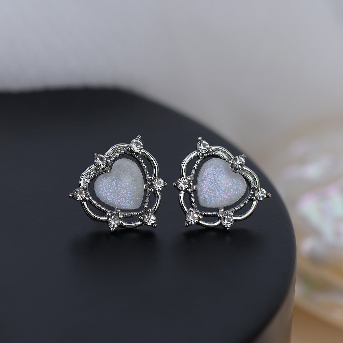 [Sample Sale] Heart Stud Earrings - Echo - Hypoallergenic - Abbott Atelier