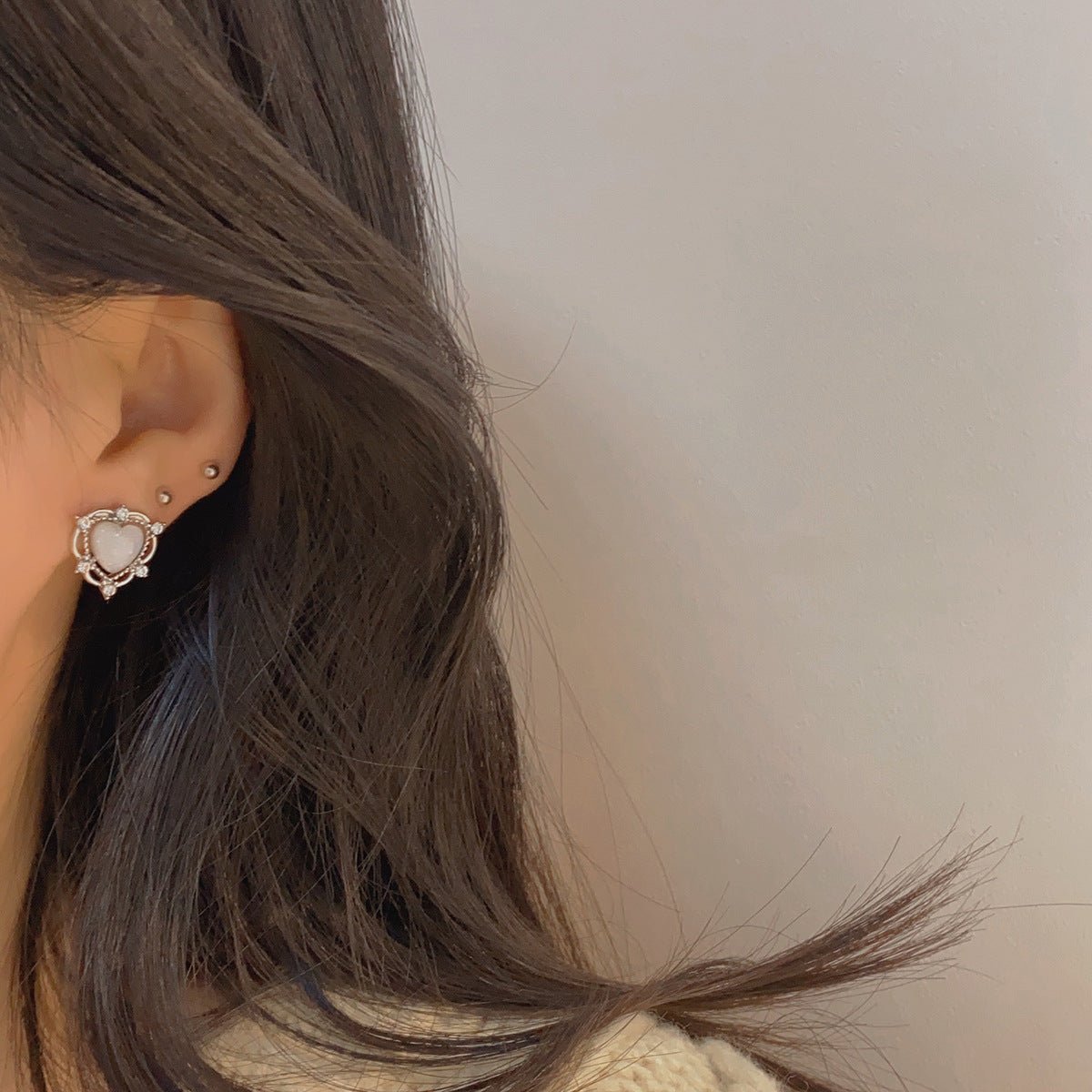 [Sample Sale] Heart Stud Earrings - Echo - Hypoallergenic - Abbott Atelier