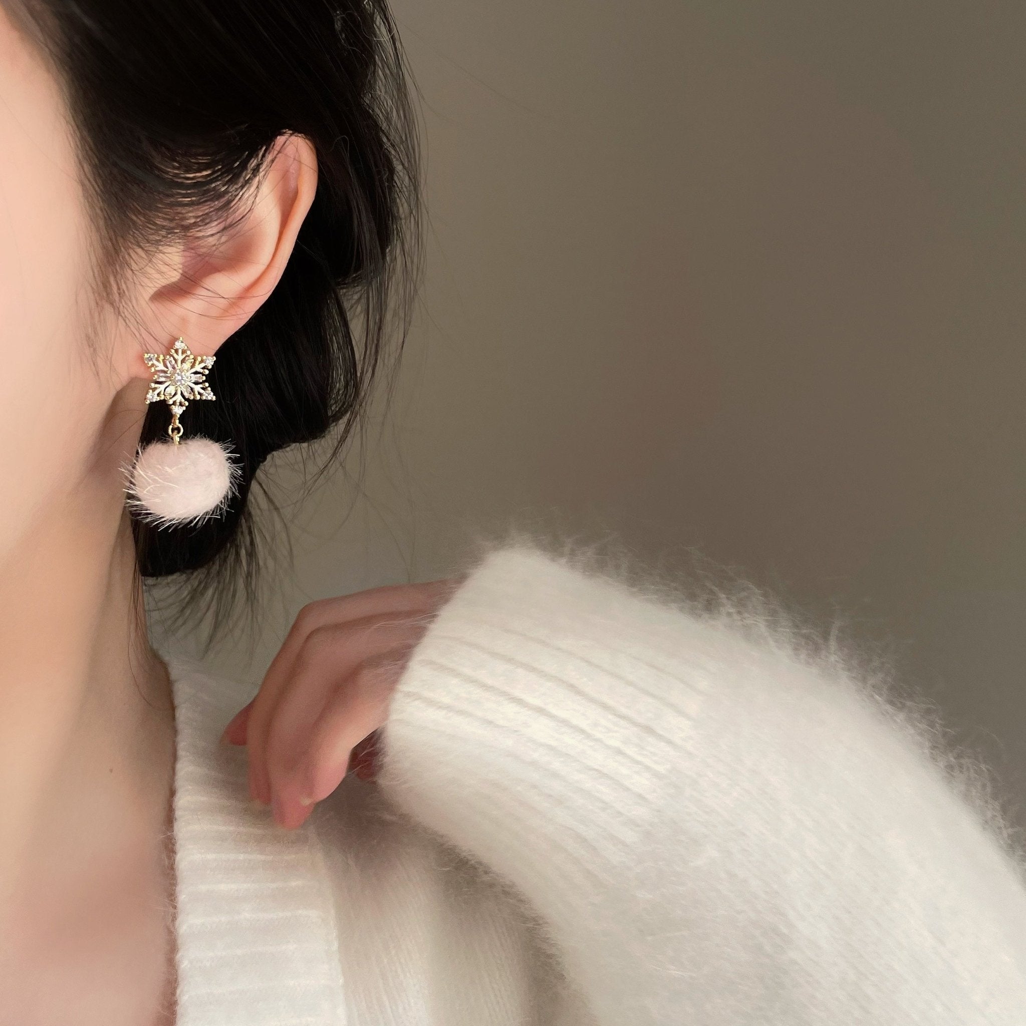 Snowflake Earrings - Lilith - Hypoallergenic - Abbott Atelier