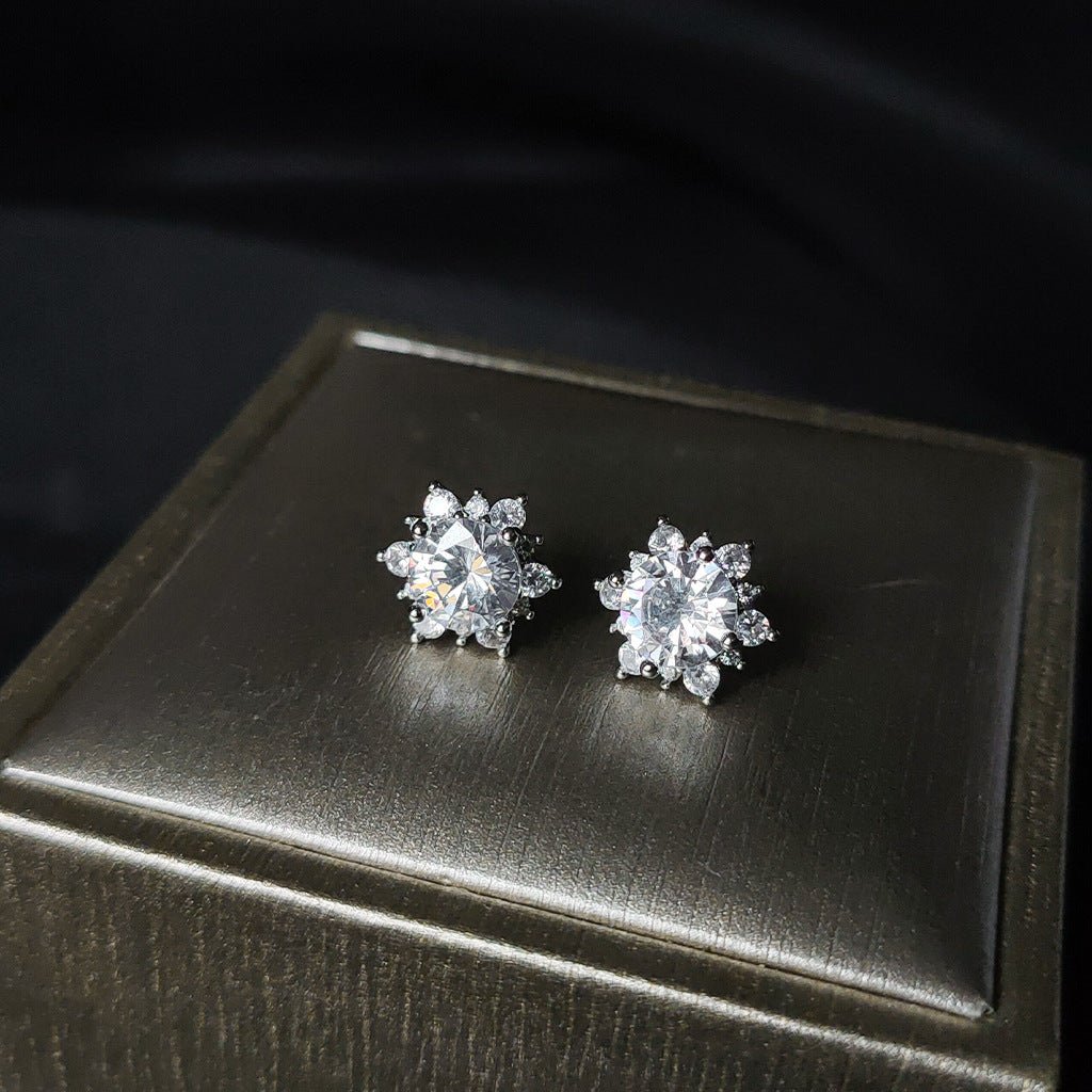 Snowflake Stud Earrings - Hypoallergenic - Abbott Atelier