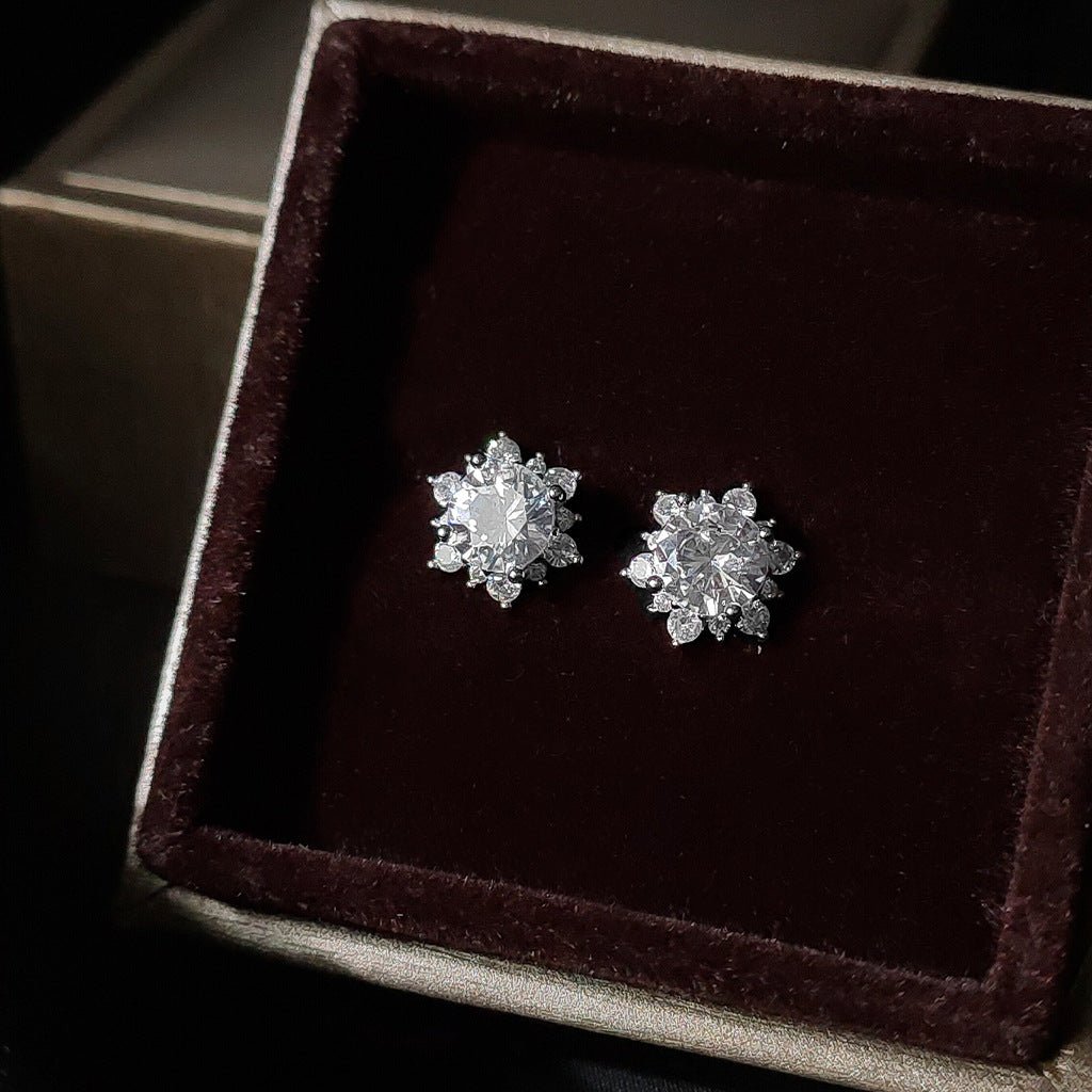 Snowflake Stud Earrings - Hypoallergenic - Abbott Atelier